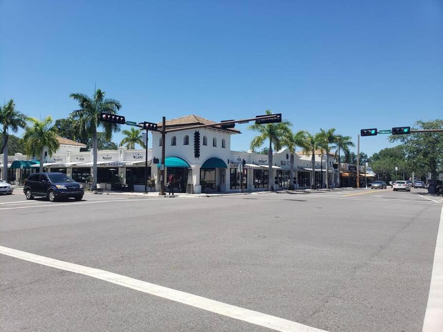 Cosmopolitan Suite, Centrally Located To Downtown And The Beach. Sarasota Exterior photo