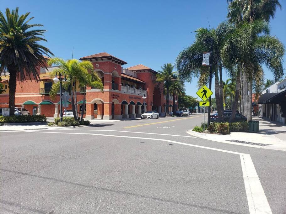 Cosmopolitan Suite, Centrally Located To Downtown And The Beach. Sarasota Exterior photo